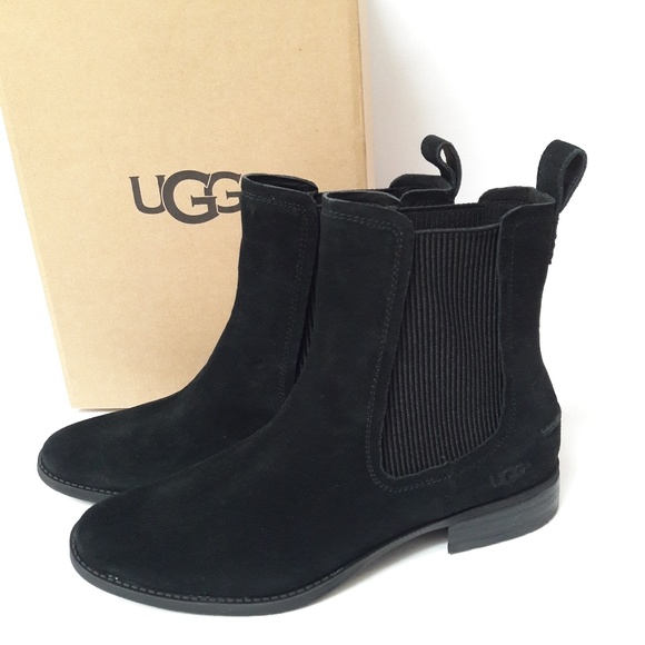 UGG Shoes - New UGG Hillhurst Boots Size 9